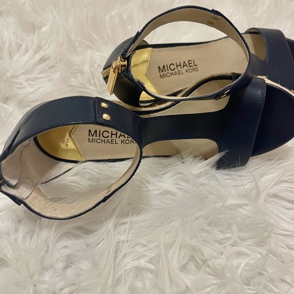 Brand NEW!!!! Michael Kors Navy Wedges - Picture 12 of 12